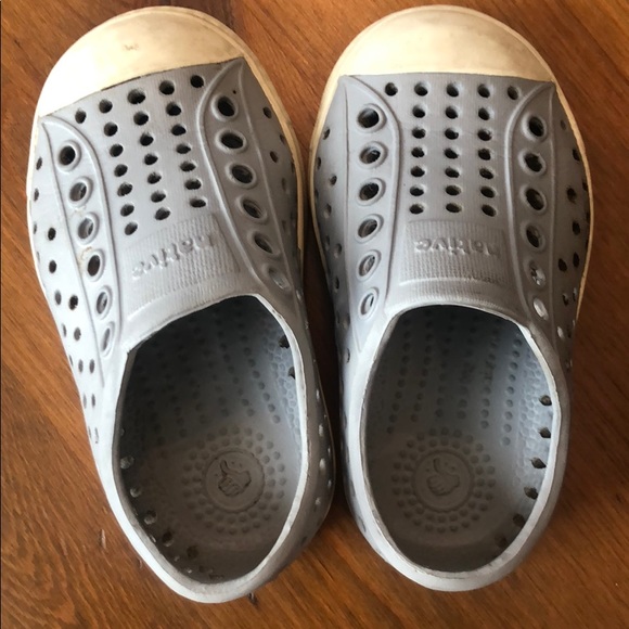 Native Shoes - Picture 4 of 5